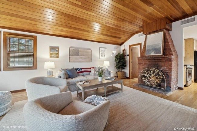 main house living room | Image 17