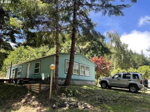 33052 Cedar Valley Rd, Gold Beach, OR, 97444-8564 | Card Image