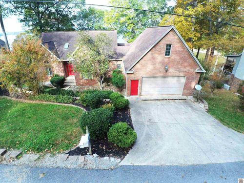 138 Elizabeth Dr, Eddyville, KY, 42038-8840 | Card Image