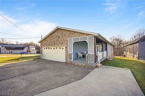 2282 Heston Dr, Lake Milton, OH, 44429-9623 | Card Image