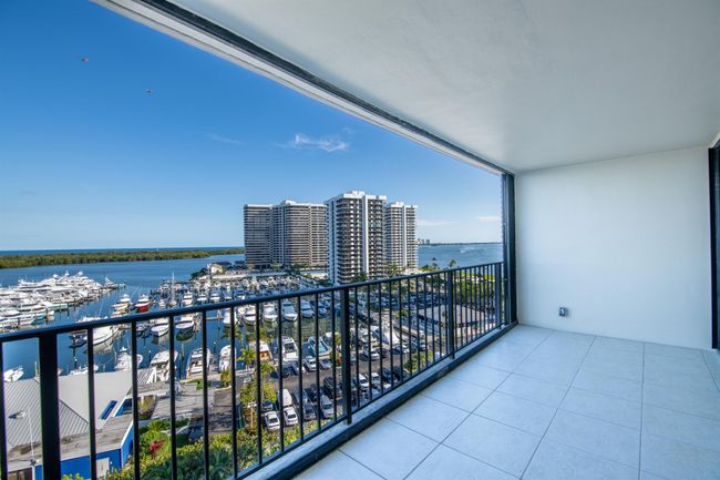 APT-1134 - 122 Lakeshore Dr, Condo with 2 bedrooms, 2 bathrooms and null parking in North Palm Beach FL | Image 9