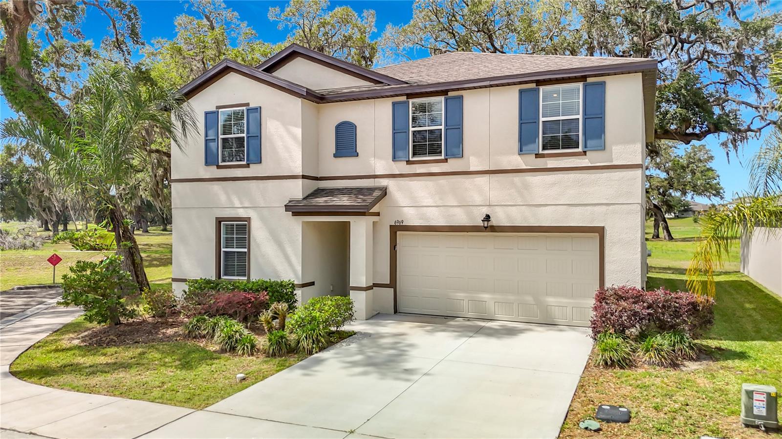Residential in ZEPHYRHILLS