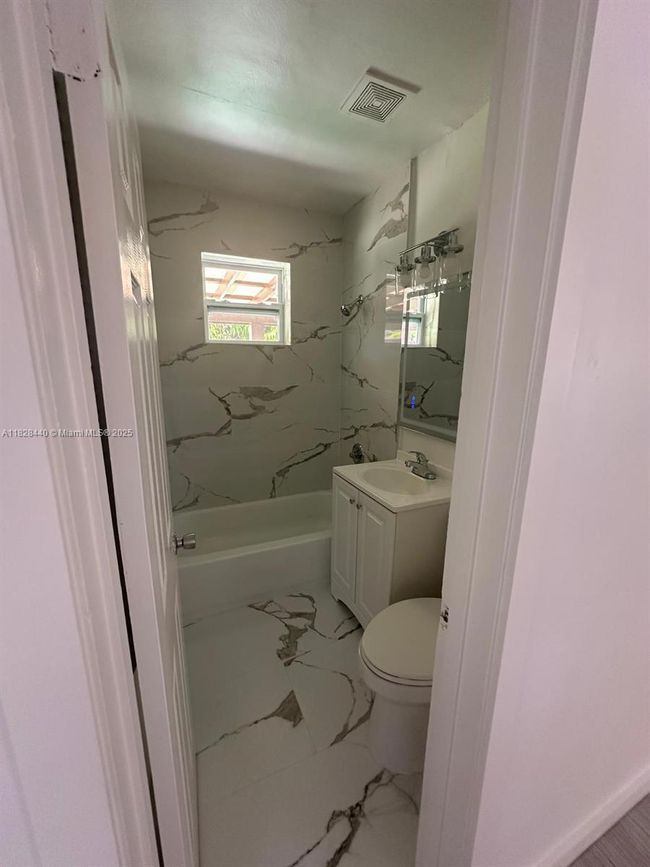 1754 Ne 48 Th Ct, House other with 3 bedrooms, 1 bathrooms and null parking in Pompano Beach FL | Image 17