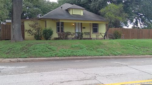 7366 Meadowbrook Dr, Fort Worth, TX, 76112-5345 | Card Image