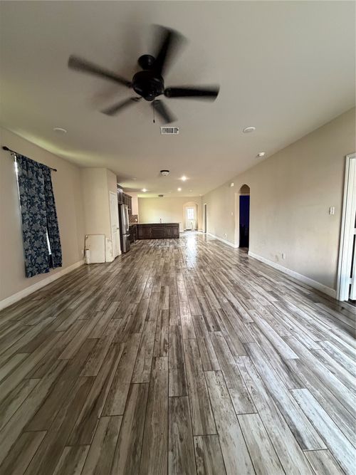 433 Sabine Ave, Cleburne, TX, 76031-3345 | Card Image