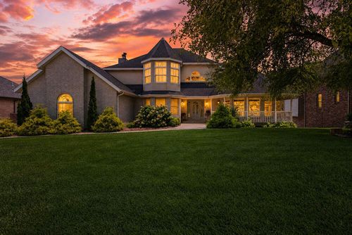 4211 Greenbriar Dr, Nixa, MO, 65714-8132 | Card Image