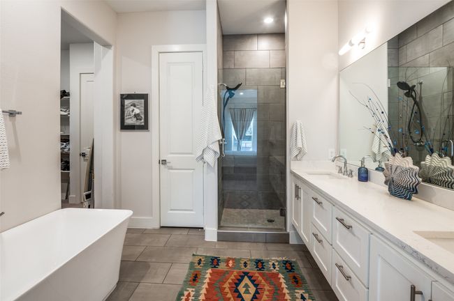 Walk in shower and separate stand alone tub | Image 17