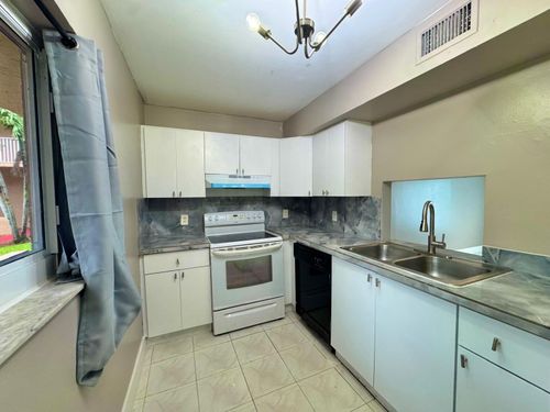 3552 Nw 114th Ter, Coral Springs, FL, 33065-7038 | Card Image