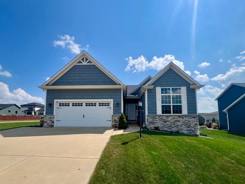 607 Country Ridge Dr, Mahomet, IL, 61853-3352 | Card Image