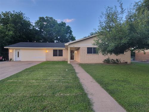 243 Weldon Dr, Woodway, TX, 76712-2935 | Card Image
