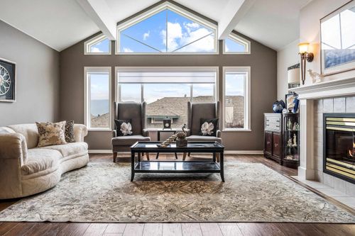 27-8590 Sunrise Dr, Chilliwack, BC, V2R3Z4 | Card Image