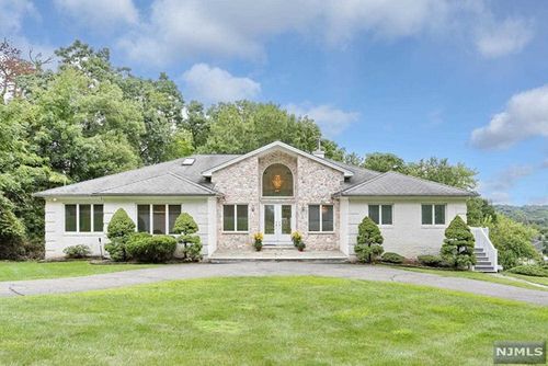 4 Valley View Drive, North Haledon, NJ, 07508 | Card Image