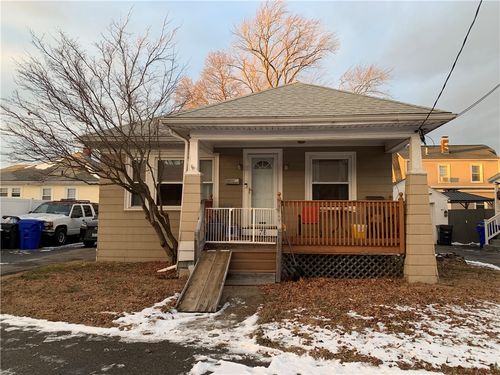 76 London Ave, Pawtucket, RI, 02861-2564 | Card Image