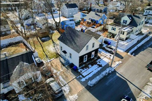103 Burnside Ave, Riverside, RI, 02915-3253 | Card Image