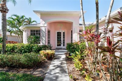 3317 63rd Square, House other with 2 bedrooms, 2 bathrooms and null parking in Vero Beach FL | Image 3