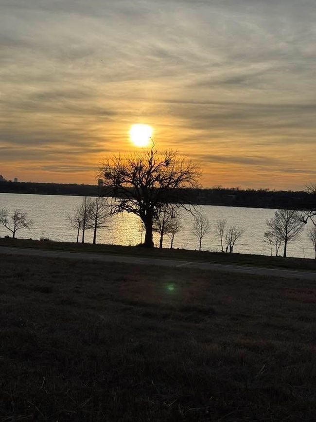 White Rock Lake sunset, just one block from the home. | Image 40