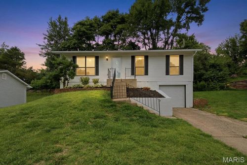 10607 Saint Michaels Terrace Ct, Saint Ann, MO, 63074-3733 | Card Image