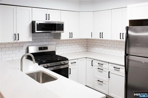 212 Westchester Ct, Union, NJ, 07083-8793 | Card Image