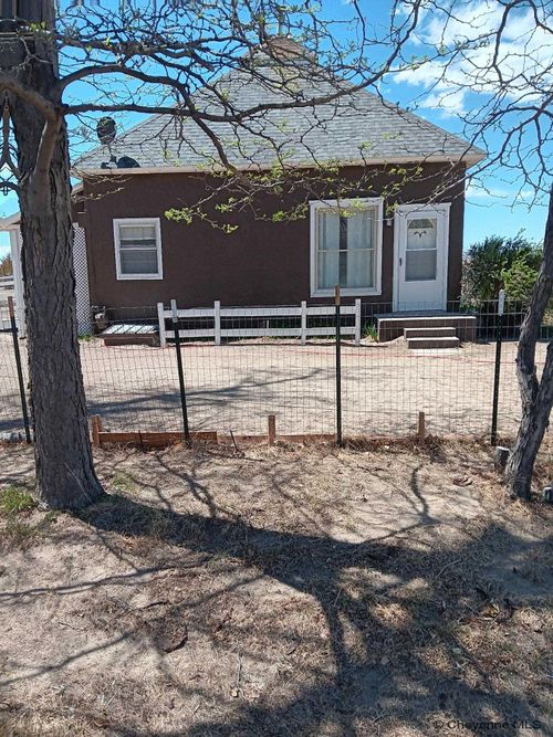 206 Preuit Rd, Wheatland, WY, 82201-9056 | Card Image