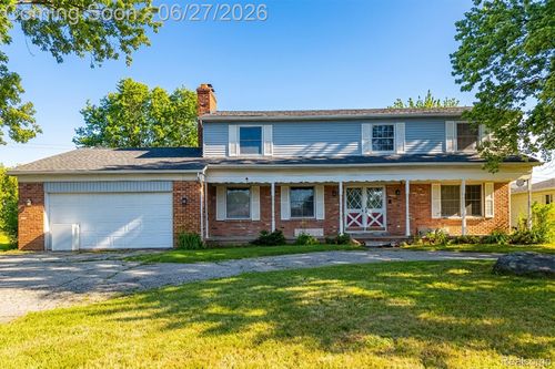 16650 Walcliff Dr, Clinton Twp, MI, 48035-2279 | Card Image