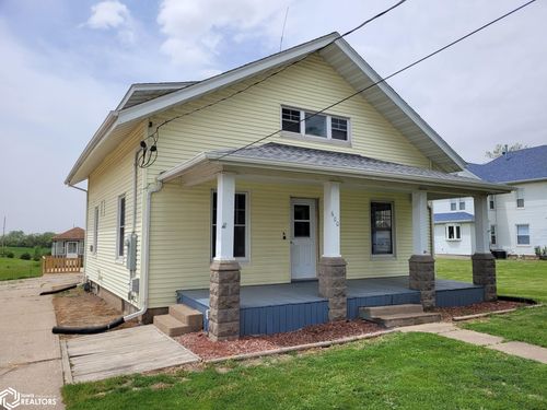 600 N Main St, Sigourney, IA, 52591-1402 | Card Image
