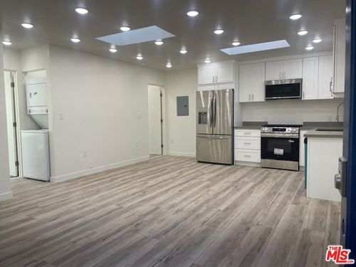 a-2025 Ocean Park Boulevard, Santa Monica, CA, 90405 | Card Image