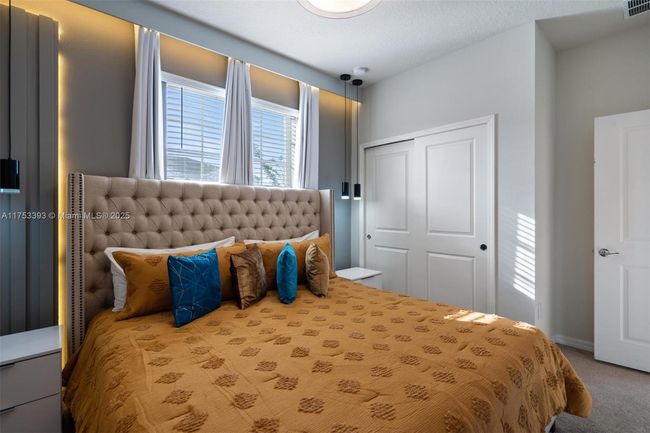 627 - 627 Jasmine Ln, Townhouse with 5 bedrooms, 5 bathrooms and null parking in DAVENPORT FL | Image 7