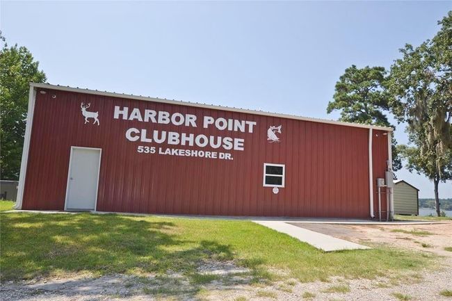 737 Lake Shore Dr, House other with 3 bedrooms, 2 bathrooms and 2 parking in Trinity TX | Image 33