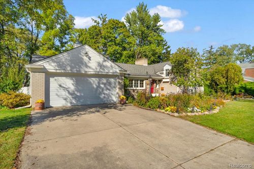 1450 Wiltshire Rd, Berkley, MI, 48072-2140 | Card Image