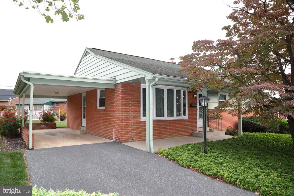 Garnet Ave, Lancaster, PA 17603