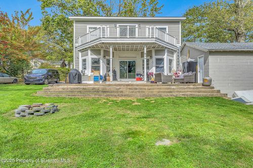 37 Mt Pocono Ct, Mount Pocono, PA, 18344-1675 | Card Image