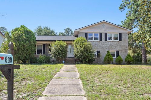 609 Francis Ct, Spring Lake, NC, 28390-3006 | Card Image