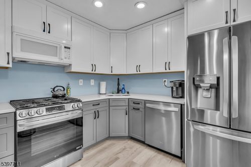 65 Townsend Ct, FRANKLIN PARK, NJ, 08823-1522 | Card Image