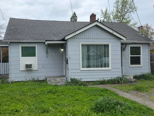 618 Se M St, Grants Pass, OR, 97526-3260 | Card Image