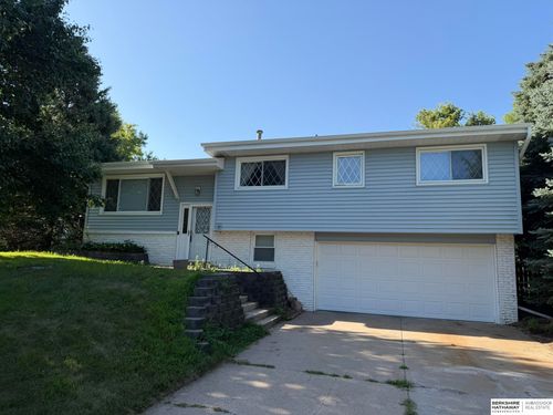 7507 Newport Ave, Omaha, NE, 68122-1626 | Card Image
