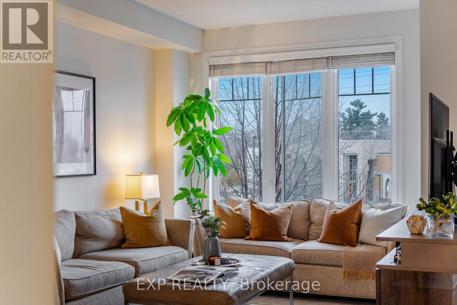 Residential in Mississauga (Churchill Meadows) 4