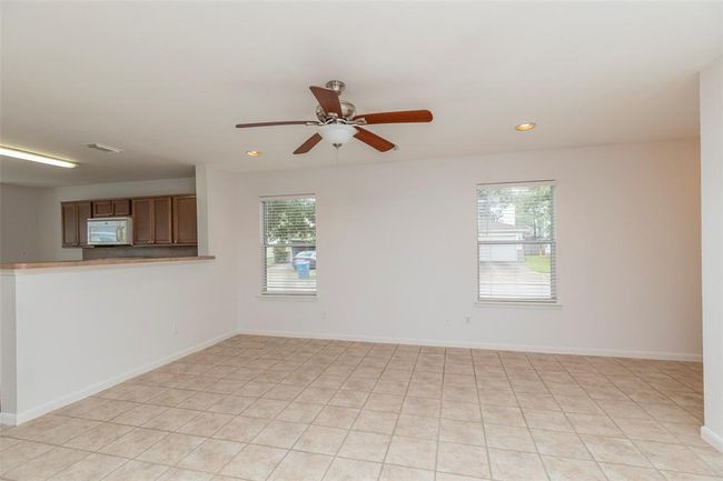 21202 Fire Wind Ct, House other with 3 bedrooms, 2 bathrooms and 2 parking in Spring TX | Image 4