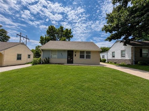 4921 Crest Dr, Kansas City, KS, 66106-3440 | Card Image