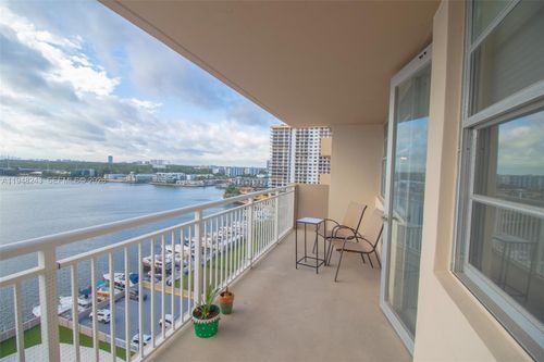 apt-1118-250 174th St, Sunny Isles Beach, FL, 33160-5383 | Card Image