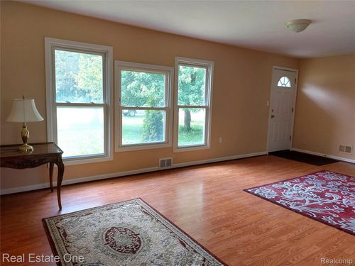4448 Forsyth Dr, Troy, MI, 48085-3773 | Card Image