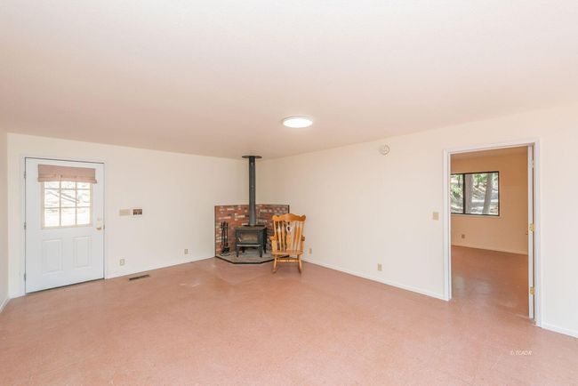 121,141 Mountain Aire Ln, House other with 2 bedrooms, 1 bathrooms and 15 parking in Trinity Center CA | Image 25