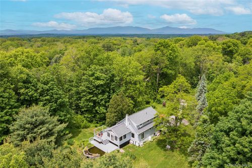 10 Pilgrims Progress Rd, Rhinebeck, NY, 12572-3336 | Card Image