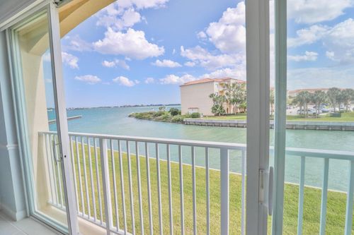 202-5 Harbour Isle Drive E, Fort Pierce, FL, 34949 | Card Image