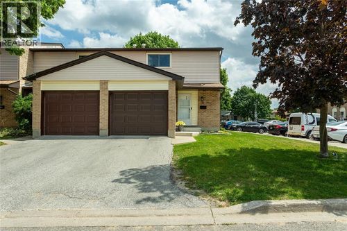 76-215 Trudeau Dr, Sarnia, ON, N7S4T5 | Card Image
