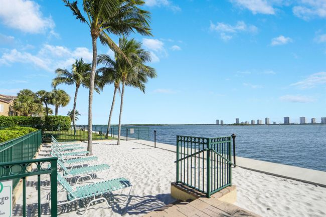 APT-101 - 1035 Lake Shore Dr, Condo with 2 bedrooms, 2 bathrooms and null parking in Lake Park FL | Image 13