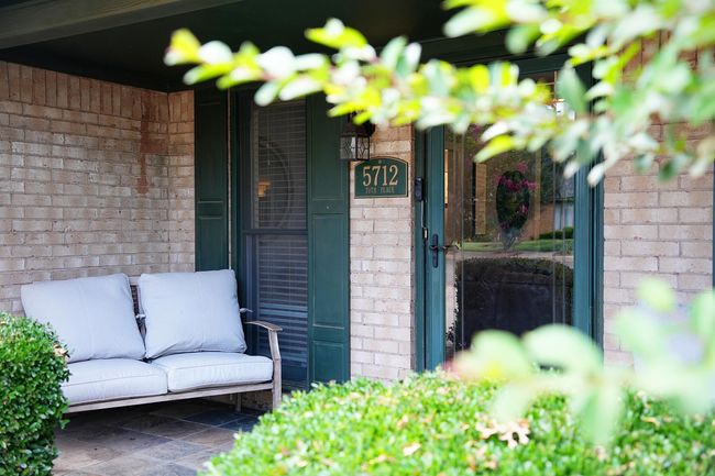 5712 70 Th Pl, House other with 3 bedrooms, 2 bathrooms and null parking in Lubbock TX | Image 6