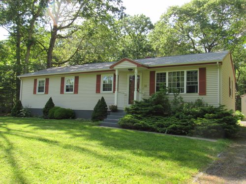 38 Dubois Rd, Uncasville, CT, 06382-2012 | Card Image