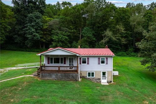 141 Mcshane Rd, Fenelton, PA, 16034-9411 | Card Image
