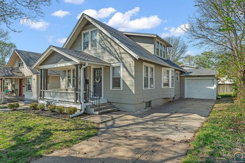 2204 Sw Kenilworth Ct, Topeka, KS, 66606-1723 | Card Image