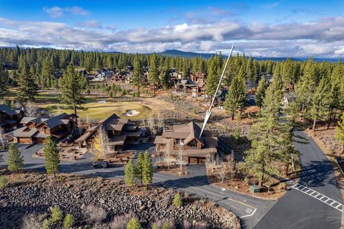 10200 Valmont Trl, Truckee, CA, 96161-2072 | Card Image